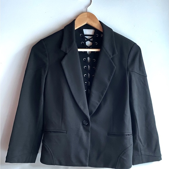 Elizabeth and Jsmes back lace up blazer - Picture 2 of 6